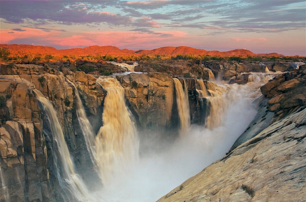 vista al tramonto delle Augrabies falls in sudafrica